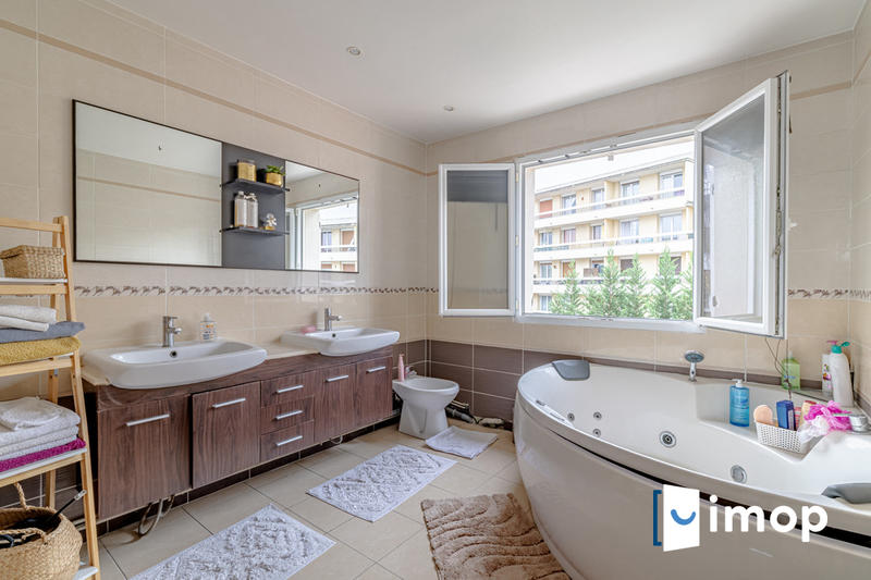 Maison - 135 m² - 5 pièces