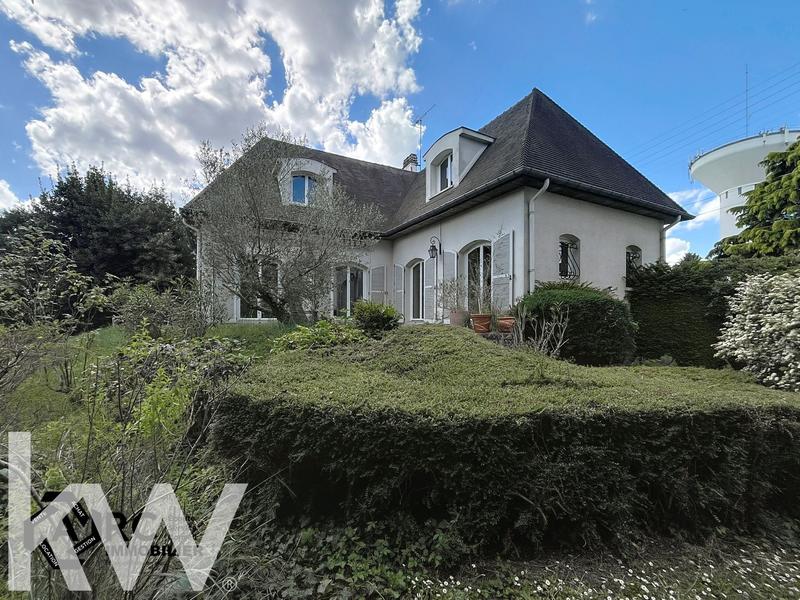 Maison traditionnelle - 144 m² - 7 pièces