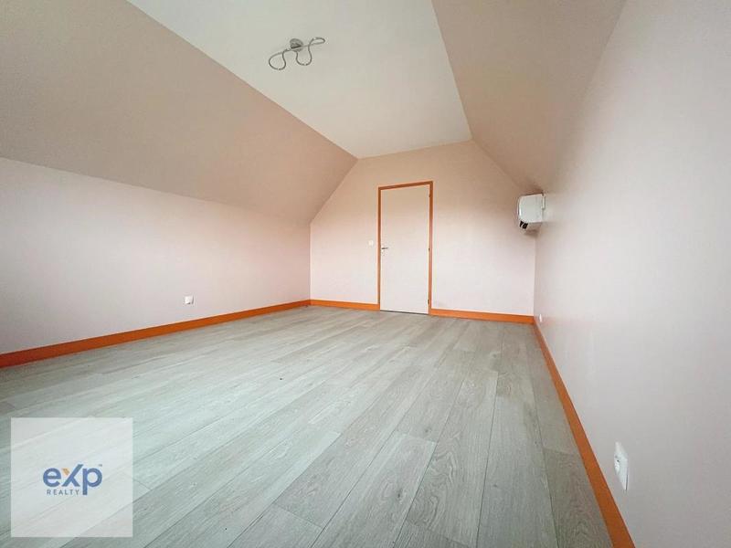 Maison - 234 m² - 10 pièces