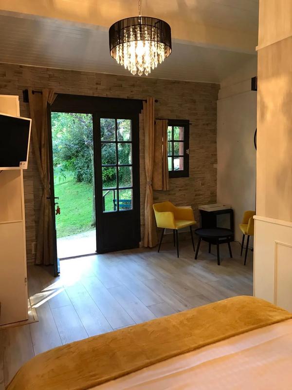 Maison traditionnelle - 430 m² - 17 pièces