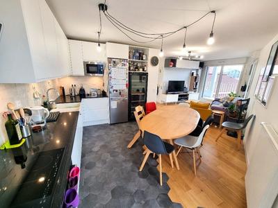 Appartement - 80 m² - 4 pièces