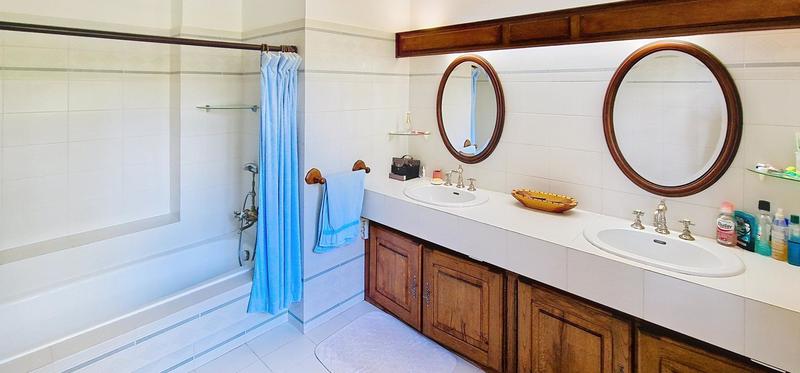 Maison - 250 m² - 5 pièces