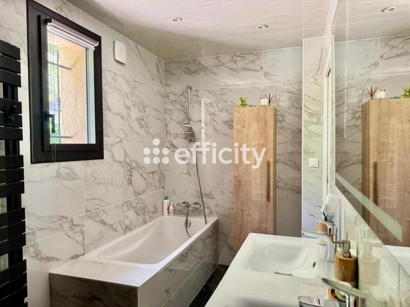 Maison - 137 m² - 4 pièces