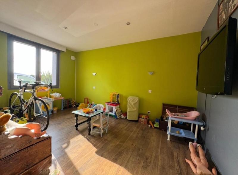 Maison - 159 m² - 9 pièces