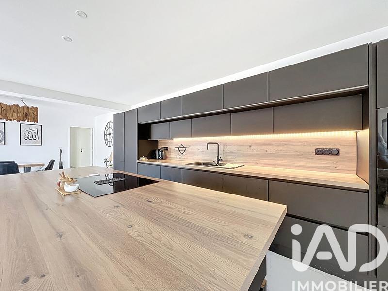 Maison - 211 m² - 6 pièces