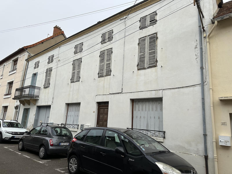 Maison - 240 m² - 12 pièces