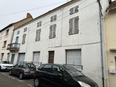 Maison - 240 m² - 12 pièces