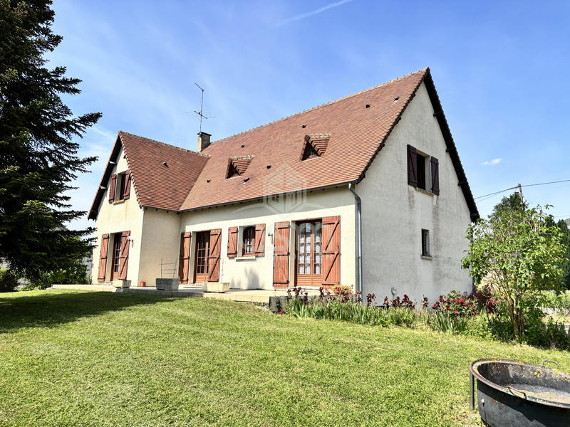 Maison traditionnelle - 156 m² - 6 pièces