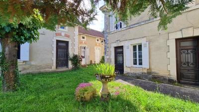 Maison - 349 m² - 13 pièces