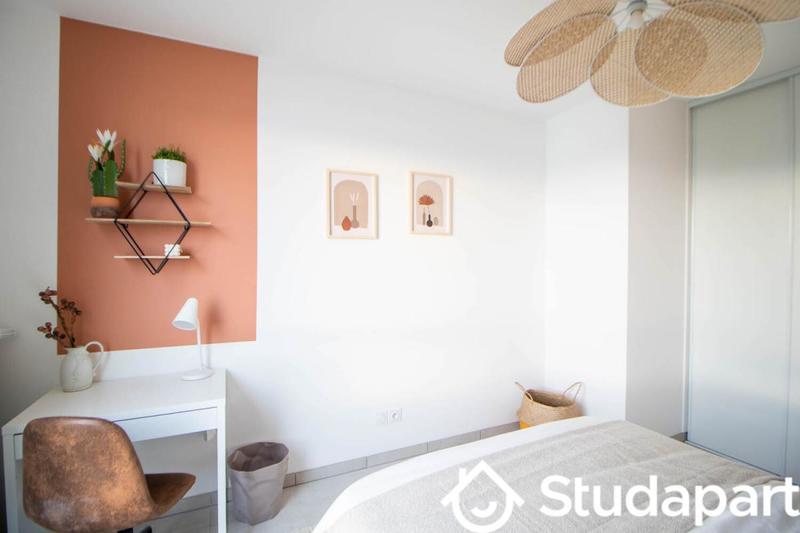 Chambre - 10 m² - 1 pièce