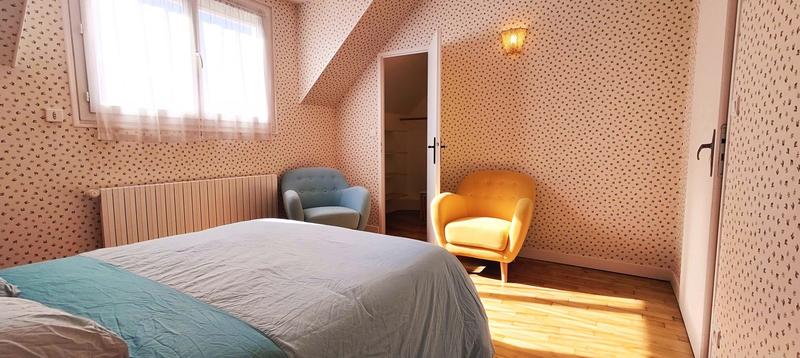 Maison - 253 m² - 11 pièces