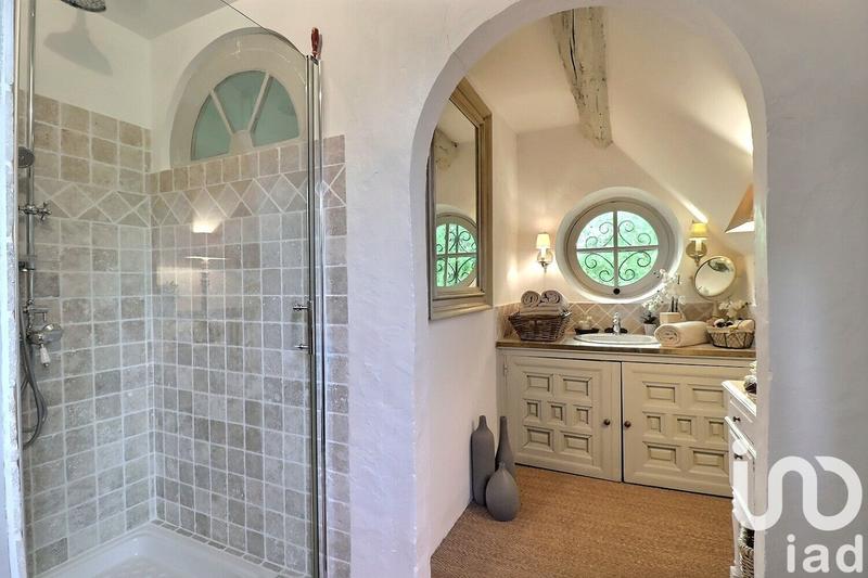 Maison - 250 m² - 10 pièces