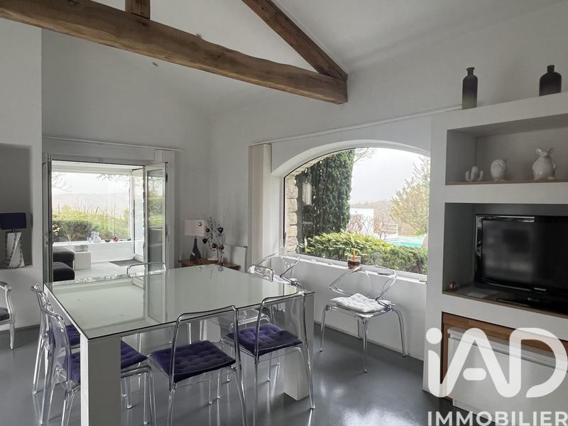 Maison - 228 m² - 8 pièces