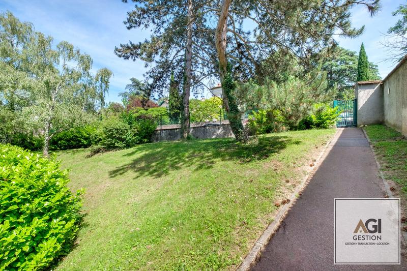 Appartement - 160 m² - 6 pièces