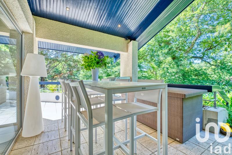 Maison - 220 m² - 5 pièces