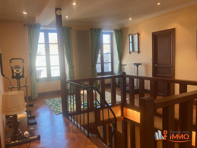 Maison - 187 m² - 8 pièces