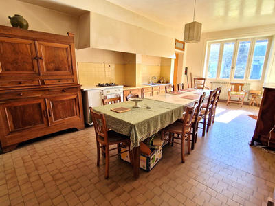 Maison - 166 m² - 7 pièces