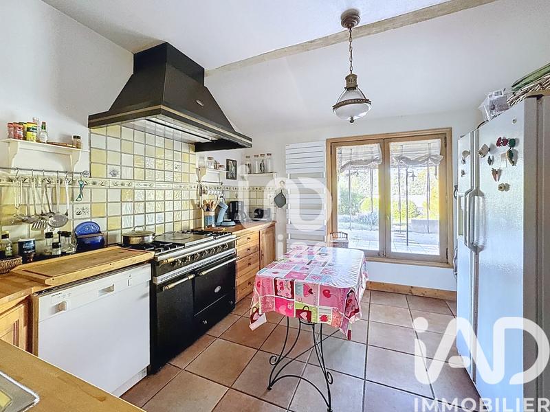 Maison - 241 m² - 10 pièces