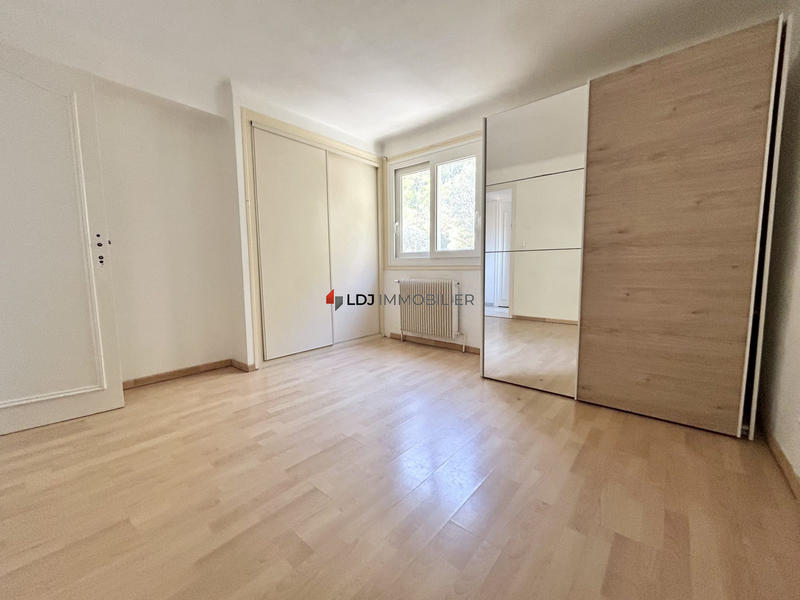Appartement - 93 m² - 3 pièces