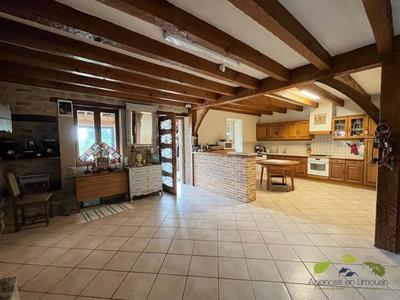 Propriété - 162 m² - 8 pièces