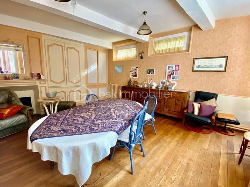 Demeure - 280 m² - 9 pièces