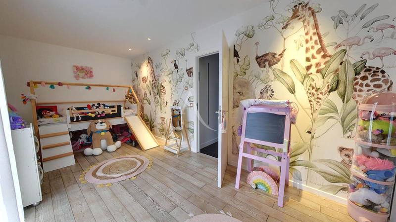 Maison - 212 m² - 8 pièces