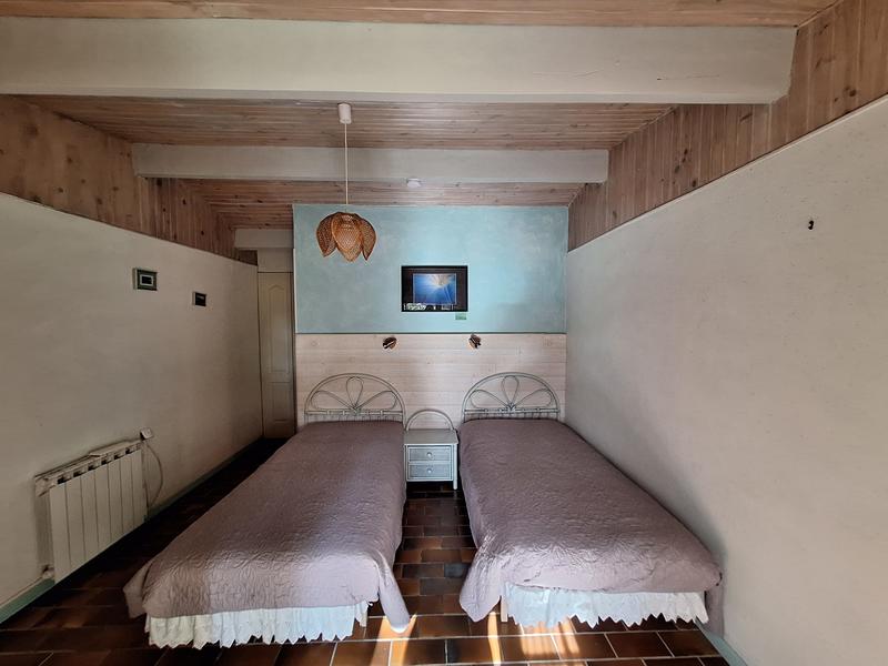 Maison - 425 m² - 11 pièces