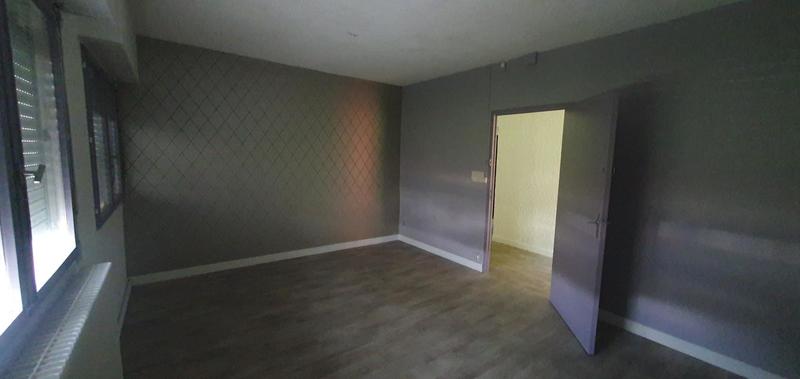 Local d'activité / Entrepôt - 334 m² - 12 pièces