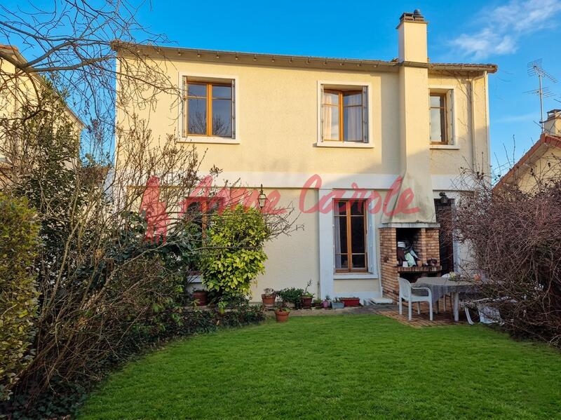 Maison - 218 m² - 7 pièces