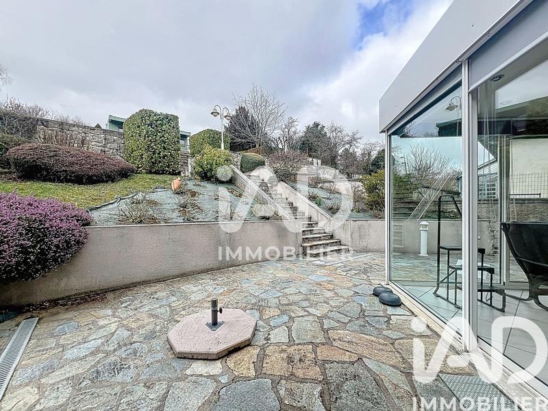 Maison - 226 m² - 8 pièces