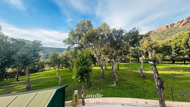 Villa - 240 m² - 10 pièces