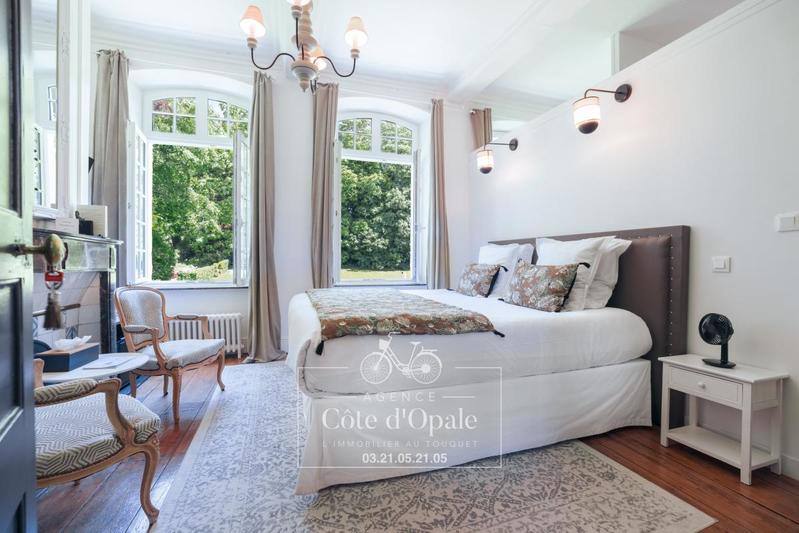 Maison - 350 m² - 8 pièces