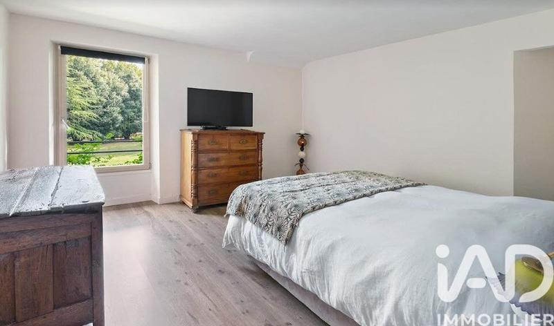 Maison - 202 m² - 8 pièces