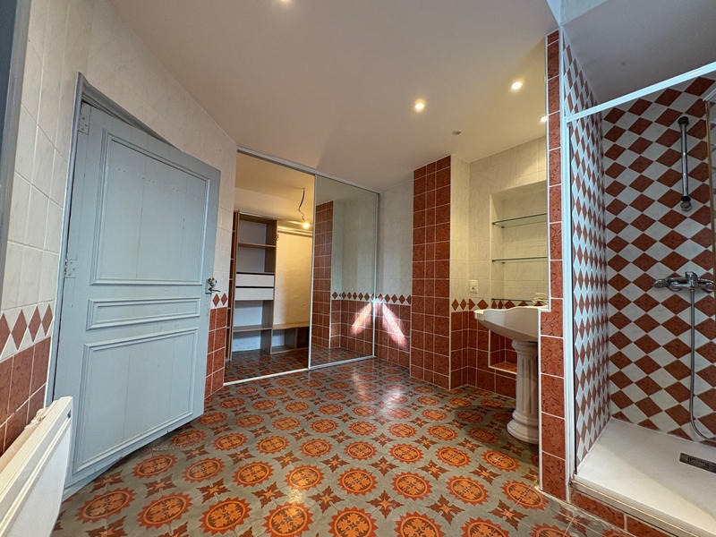 Maison - 228 m² - 6 pièces