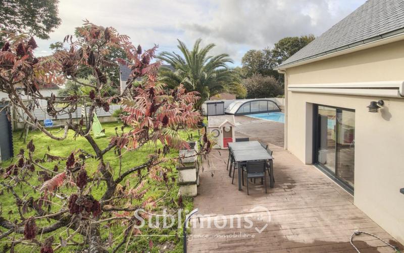 Maison - 168 m² - 8 pièces