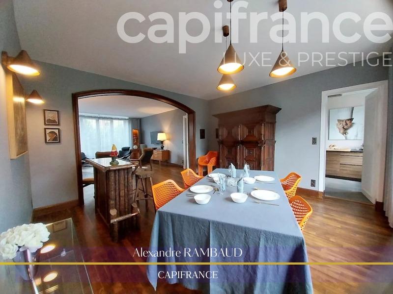 Demeure - 435 m² - 17 pièces