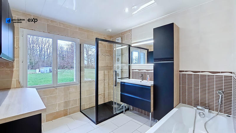 Maison - 260 m² - 12 pièces