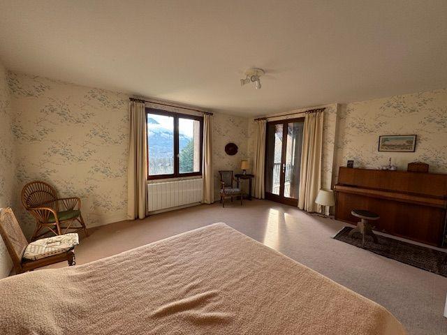 Maison - 185 m² - 5 pièces