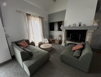 Maison traditionnelle - 148 m² - 6 pièces