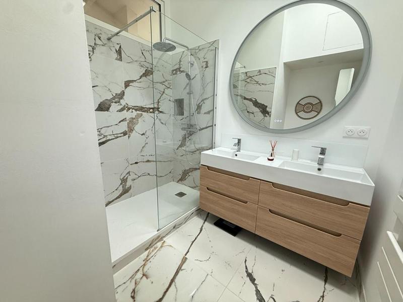 Appartement - 225 m² - 7 pièces