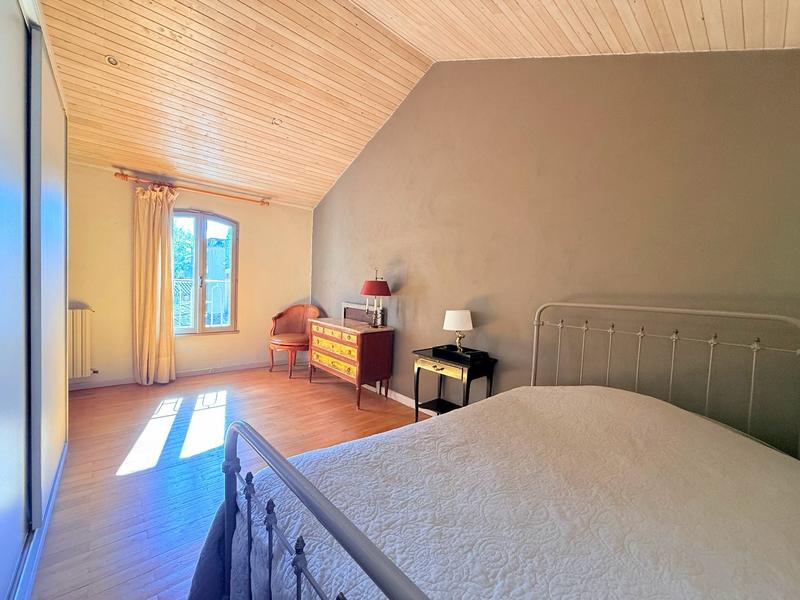 Maison - 200 m² - 5 pièces