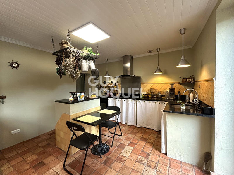 Maison - 206 m² - 7 pièces