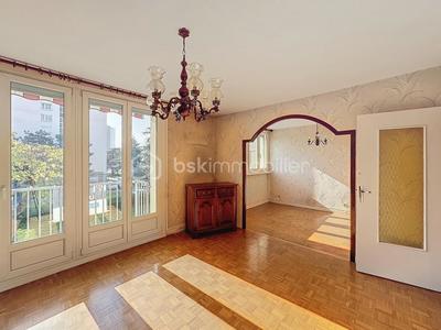 Appartement - 80 m² - 5 pièces