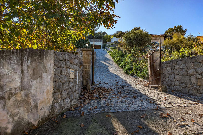 Villa - 260 m² - 5 pièces