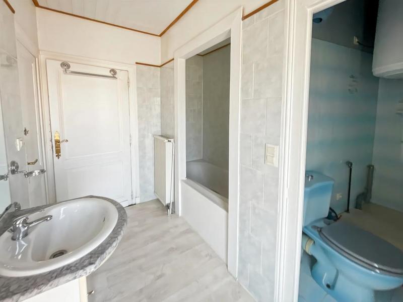 Appartement - 128 m² - 6 pièces