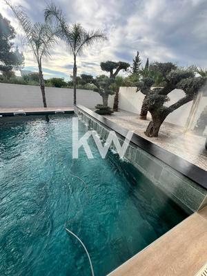 Maison contemporaine - 201 m² - 9 pièces