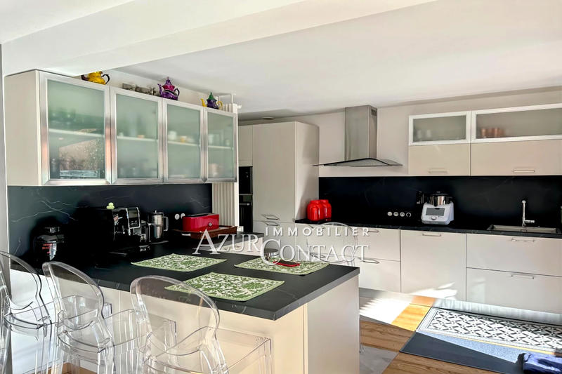 Maison - 205 m² - 4 pièces