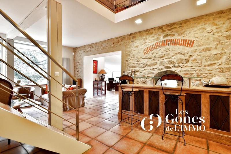 Maison - 220 m² - 7 pièces