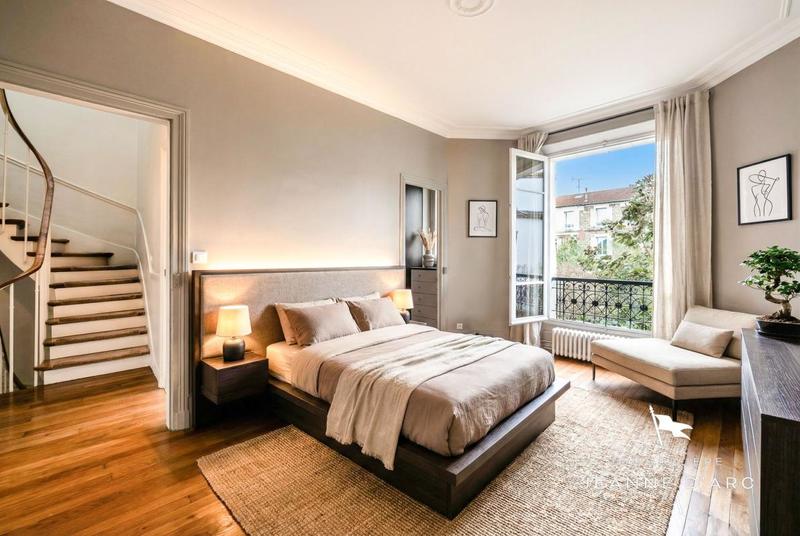 Maison - 238 m² - 8 pièces