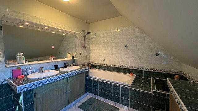 Maison - 142 m² - 2 pièces